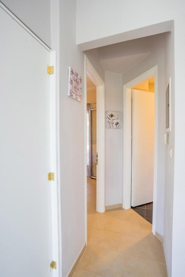 Irida'S Guesthouse ニキアナ エクステリア 写真